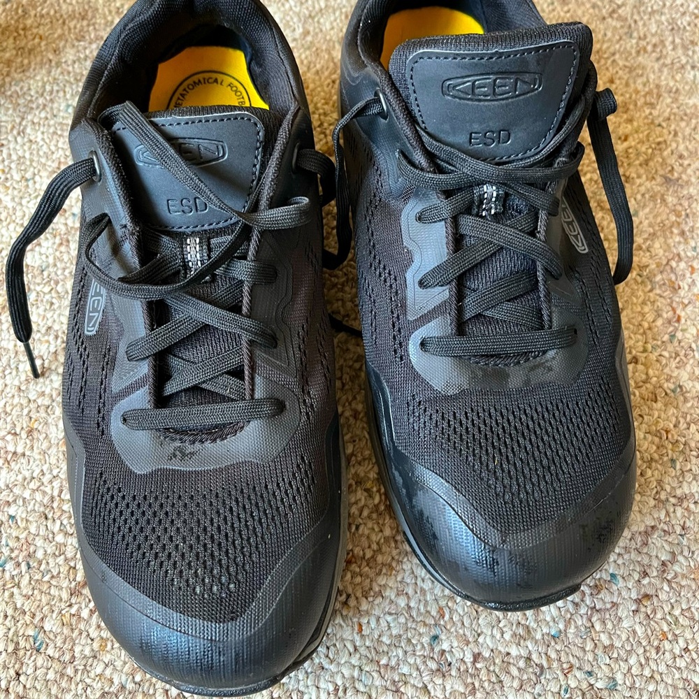 Keen work shoes